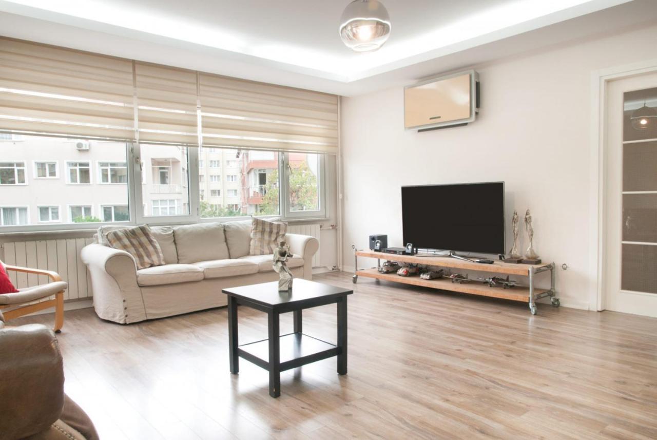 Central And Vibrant Flat With Balcony In Besiktas Istanbul Exterior photo